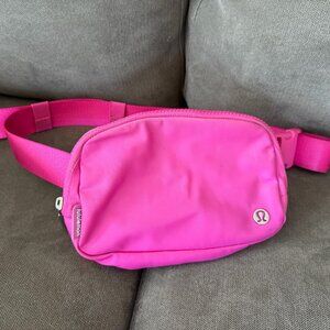 Everywhere Belt Bag 1L - Sonic Pink